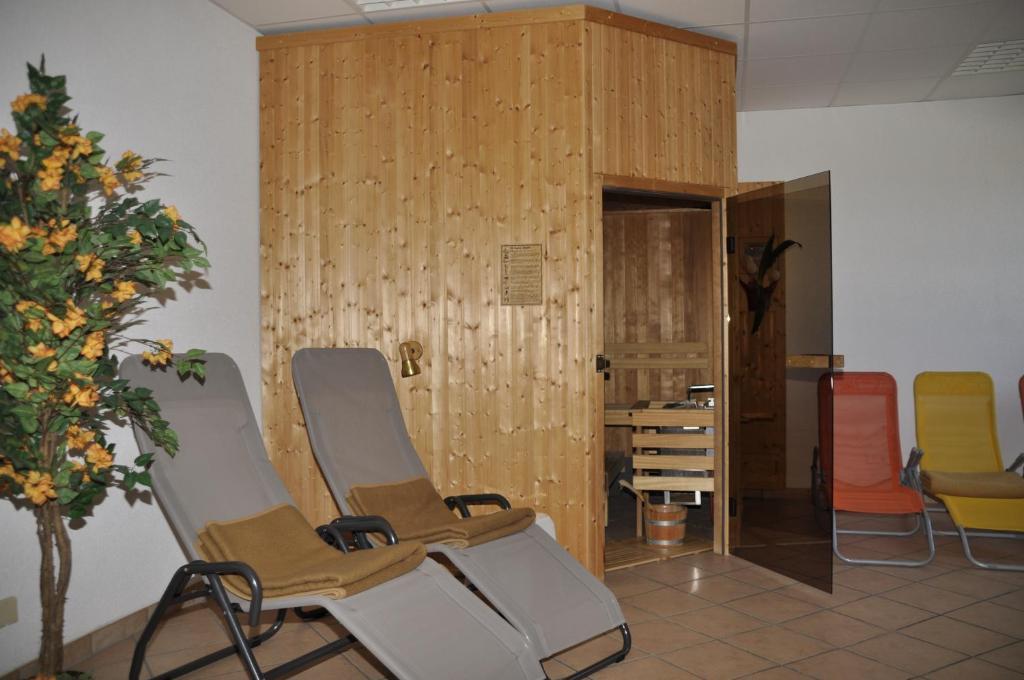 נויהאוס אם רנווג Rennsteighotel Herrnberger Hof מראה חיצוני תמונה