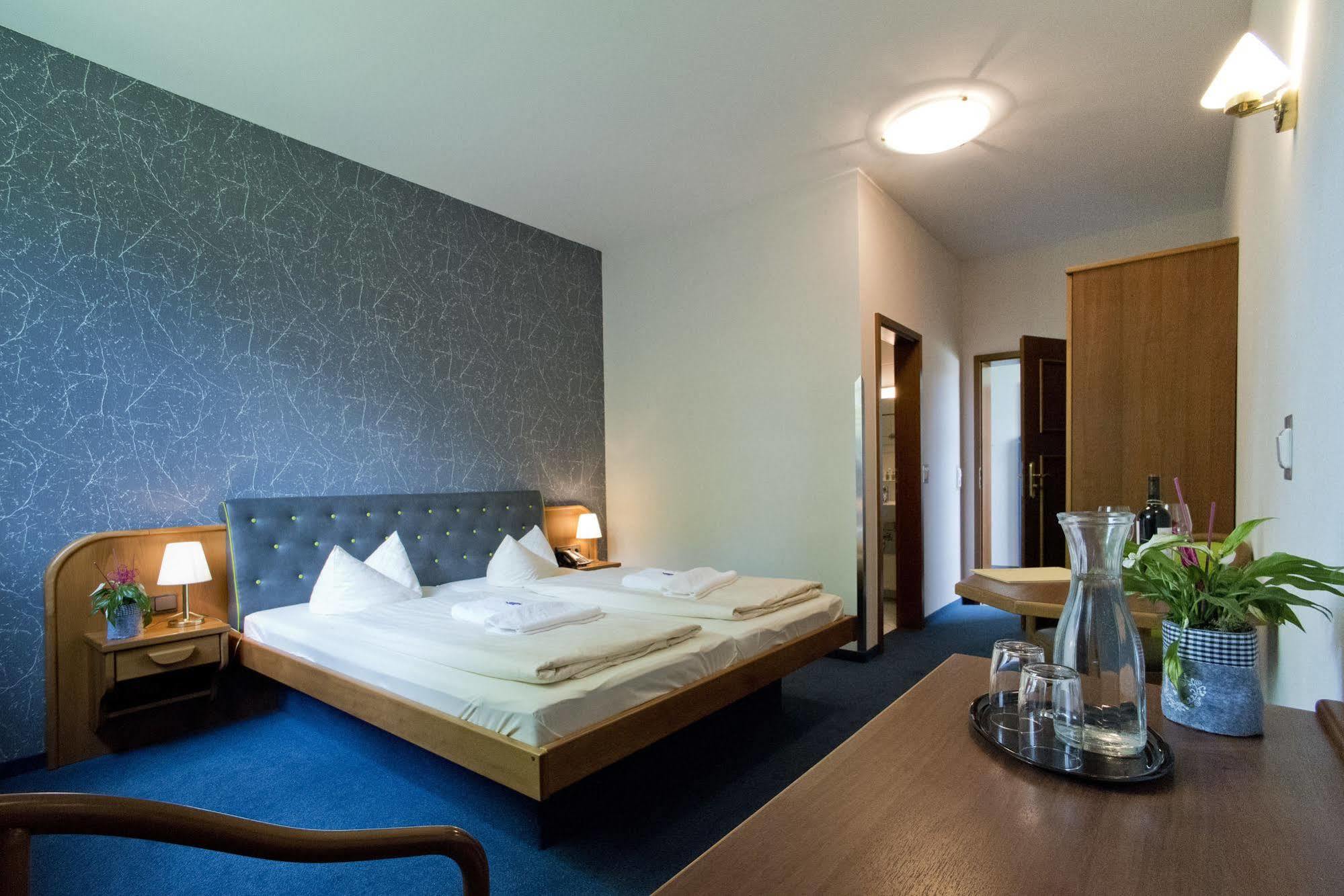 נויהאוס אם רנווג Rennsteighotel Herrnberger Hof מראה חיצוני תמונה